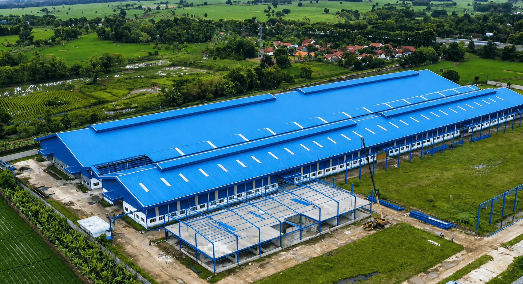 Tampak udara kawasan bangunan industri dalam dokumentasi proyek XPRO Indonesia